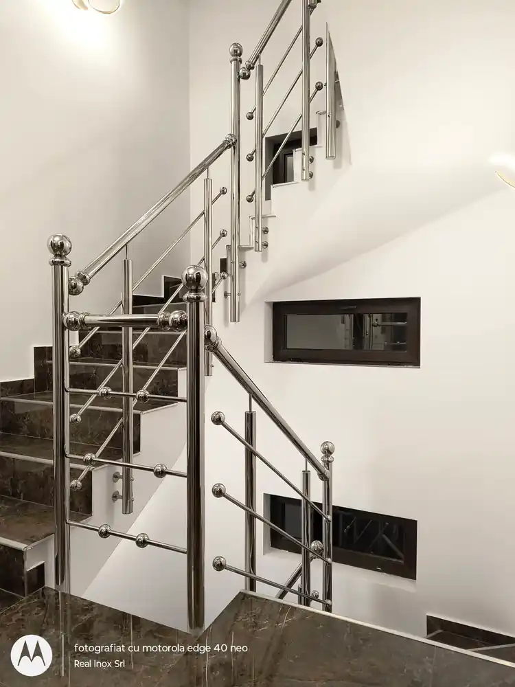 Balustradă inox modernă - lucrare Real Inox 41