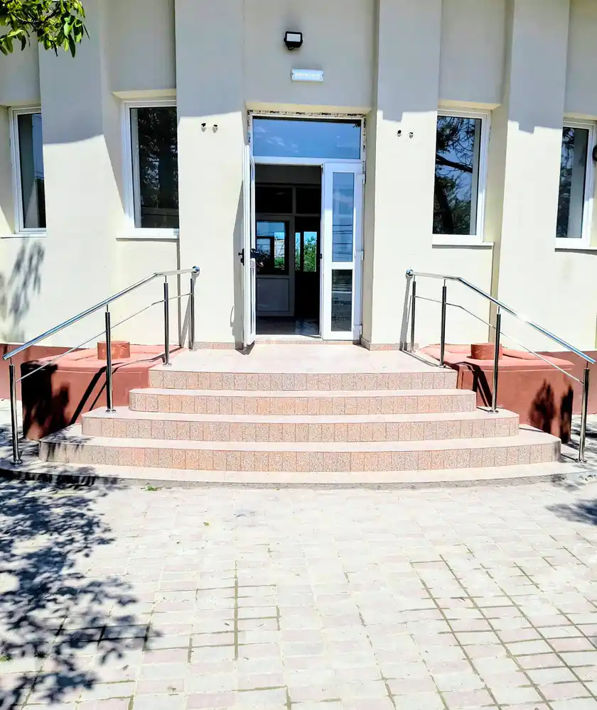 Balustrade inox pentru scări exterioare în Buzău - model realizat de Real Inox